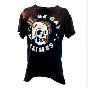 Skull Pride Graphic Shirt size small